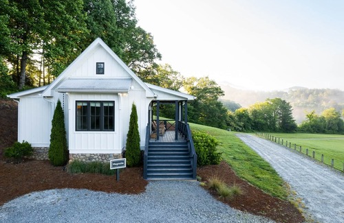 Dillard Cabaña | Magnolia Cottage at Julep Farms