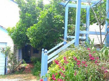 Croydon North Casa | Magnolia Cottage- wineries, main street, station