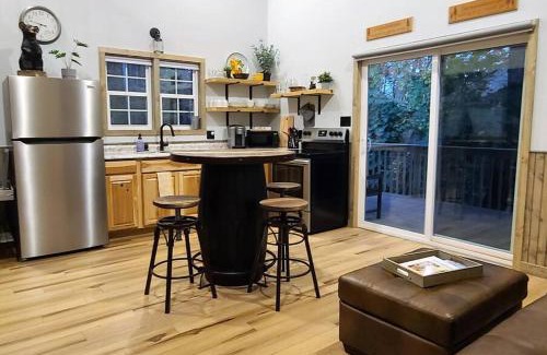 Cosby Casa | Magnolia Den a Pet-friendly Cabin Getaway near Gatlinburg