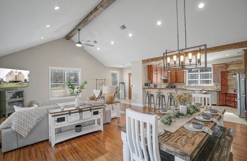 Waco Otro | Magnolia Farmhouse Game Room Countryside Stay On 4 Acres