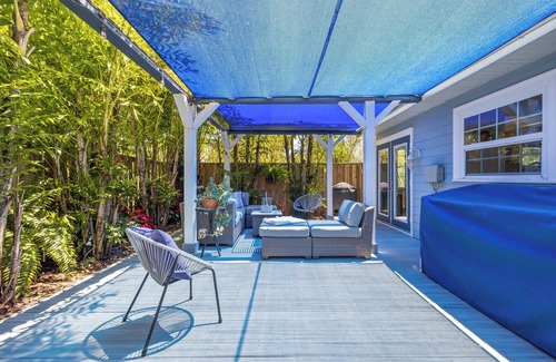 Longbeach Village Casa | Magnolia Home in Longboat Key by RVA