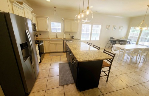 Southaven Casa | Magnolia House - 5BD/3BA - Family & Pet Friendly!