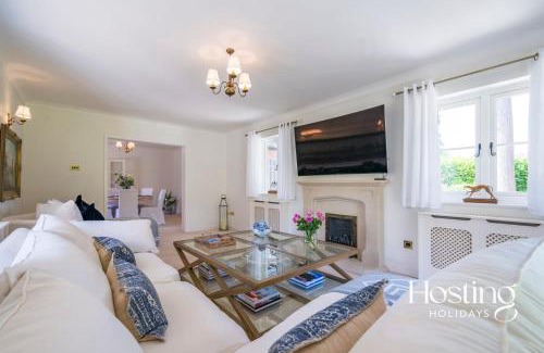 Sunninghill Casa | Magnolia Lodge - 4 Beds Fabulous Garden Parking