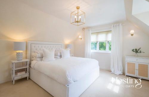 Sunninghill Casa | Magnolia Lodge - 4 Beds Fabulous Garden Parking