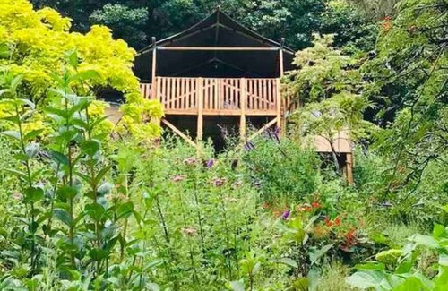 Kingsbridge Cabina | Magnolia Lodge @ Lower Coombe Royal with Hot Tub