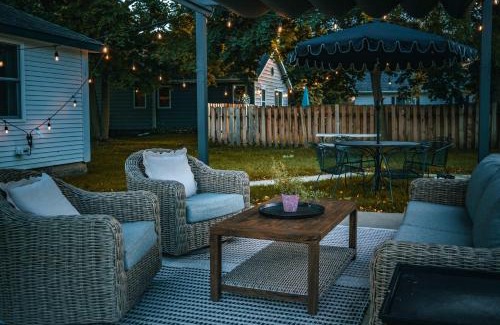 Lake Geneva Casa | Magnolia Manor - Remodeled Home Near Downtown