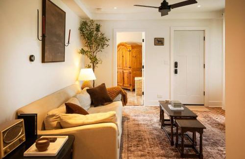 Lake Geneva Casa | Magnolia Manor - Remodeled Home Near Downtown