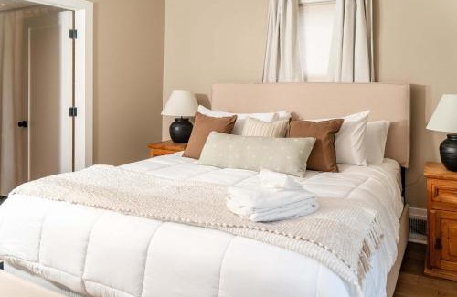 Lake Geneva Casa | Magnolia Manor - Remodeled Home Near Downtown