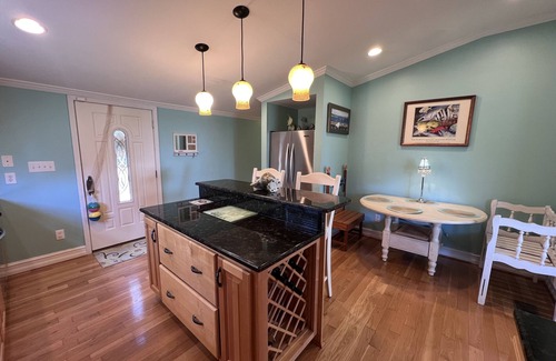 Newport Casa | Magnolia Retreat - 3 bdrm, 3 bath intercoastal view - water access