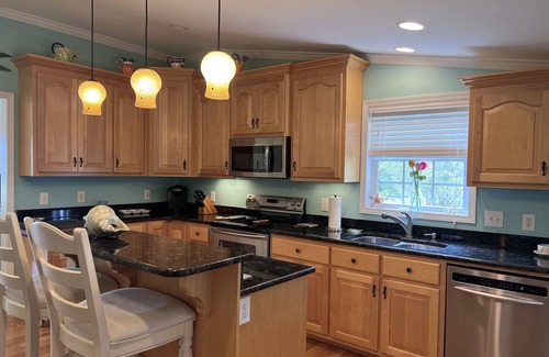 Newport Casa | Magnolia Retreat - 3 bdrm, 3 bath intercoastal view - water access