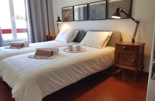 Magoito Apartamento | Magoito Beach-Beautiful Walkways and Fossil Cliffs