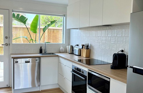 Aldinga Beach Casa | Magpie Sands · Coastal Escape + Wine Country | Beachside Getaway