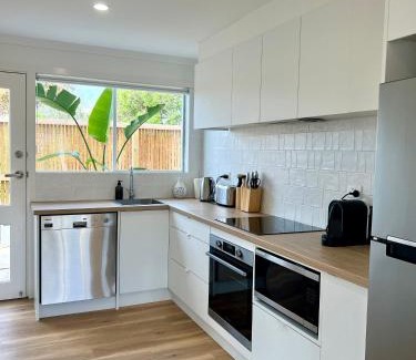Aldinga Beach Casa | Magpie Sands - Ocean Views & Seaside Luxury - Steps to beach