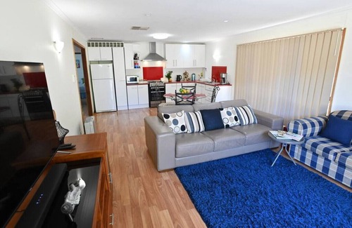 Aldinga Beach Casa | Magpies Nest - Private Guest House - Nature