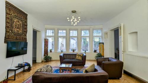 15th District Apartamento | Magyaros-szecessziós Villa