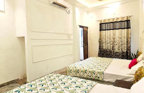 Varanasi Casa | mahadev Hotel NOOR stay 1km away frm kashiwishnath