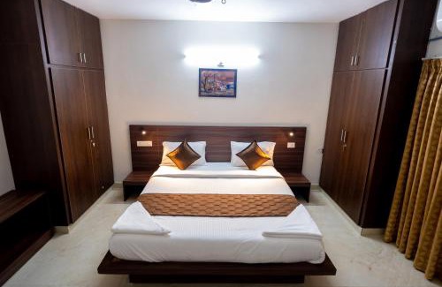 Tirupati Apartamento | MAHAS Vrindavan by MAHAS Homestays - 3 BHK Flats - Fully Airconditioned