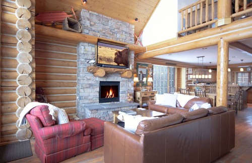 Victor Casa | Mahogany Dun Cabin. New 4 Bedroom Listing in Teton Springs, Victor, ID.