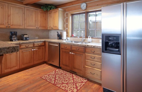Victor Casa | Mahogany Dun Cabin. New 4 Bedroom Listing in Teton Springs, Victor, ID.