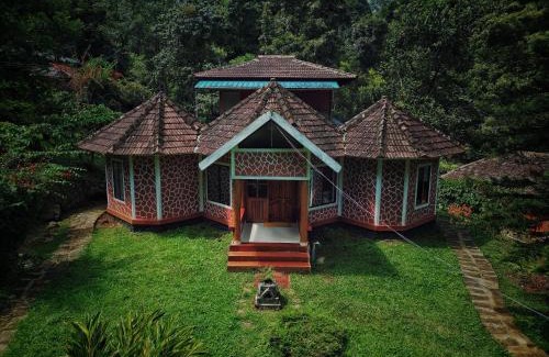 Kottappadi part Complejo | Mahout Resort Wayanad - An Experiential Jungle Stay with Waterfall