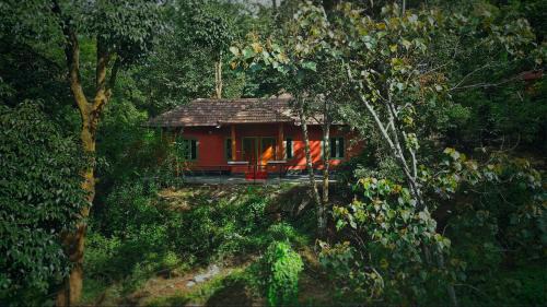 Kottappadi part Complejo | Mahout Resort Wayanad - An Experiential Jungle Stay with Waterfall