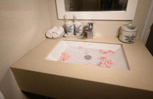 Hang Trong Hotel | Mai Charming Hotel and Spa