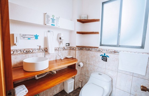 Bahía de la Academia Hotel | Maidith Galapagos Inn