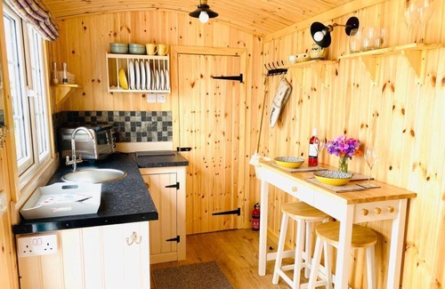 Perth Cabina | Remarkable Shepherds Hut in a Beautiful Location
