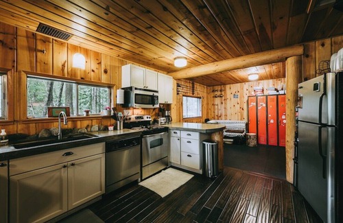 Index Cabina | Main · Amos Cabin - luxury in the mountains on the river.