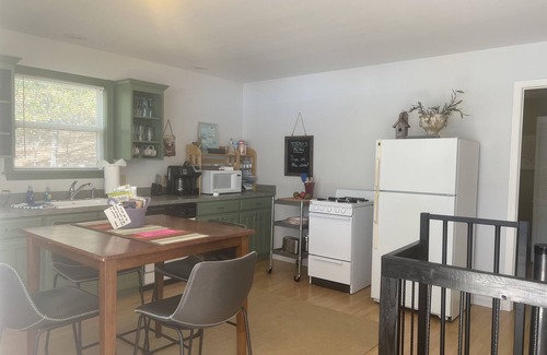 Piney Cabaña | Main Channel Lake Hamilton- private hot tub, firepit, boat dock