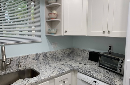 Bradenton Condominio | Escapada en el piso principal en West Bradenton, Florida (complejo de condominios de 1 piso)