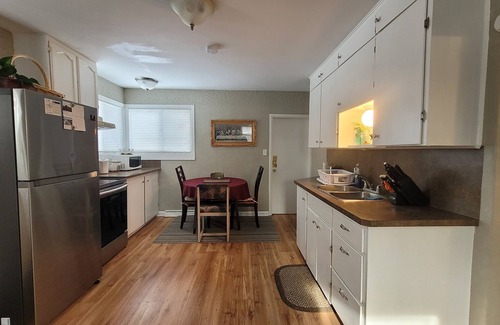Stettler Casa | Main Floor Suite