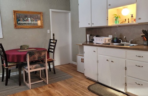 Stettler Casa | Main Floor Suite