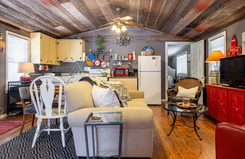 Austin Casa | Main house and detached Cabin