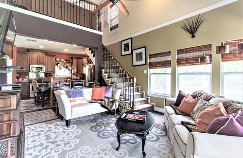 Austin Casa | Main house and detached Cabin