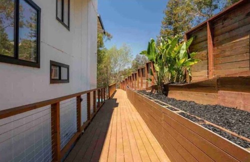 Leona Heights Casa | Main House + Guest Unit! 5 Bed / 3.5 Bath, Oakland Hills