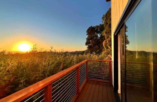 Leona Heights Casa | Main House + Guest Unit! 5 Bed / 3.5 Bath, Oakland Hills