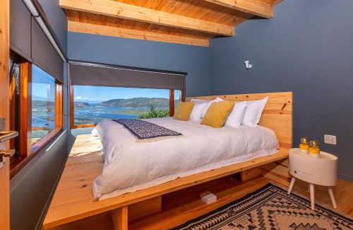 Paradise Apartamento | Main House - Maison Mahogany - 100sqm design with lagoon view and jacuzzi