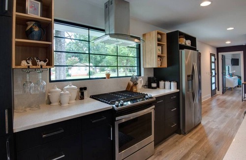 Charlotte Casa | Main House · Modern design meets comfort w/deck & chefs kitchen