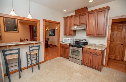 Olde Ferry Estates Casa | Main Lake Cove & Great Views; Dock for pontoons/deck/bass boats; flat lot/linens