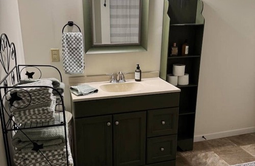 Canton Apartamento | Main St Quiet Luxury Apartment
