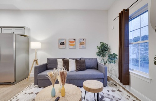 Stroudsburg Apartamento | Main St Stroudsburg - Cozy 2BD Oasis