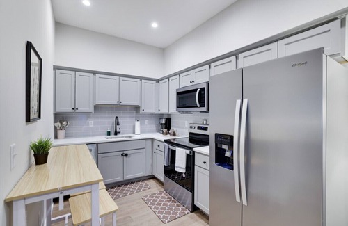 Stroudsburg Apartamento | Main St Stroudsburg - Cozy 2BD Oasis