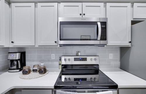 Stroudsburg Apartamento | Main St Stroudsburg - Cozy 2BD Oasis
