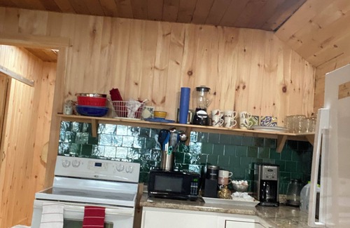 Readfield Cabina | Maine Cabin Masters Camp completely redone waiting for a Lake loving family !