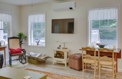 Augusta Cabaña | Maine Cottage w/ Dock & Kayaks, Near Augusta!