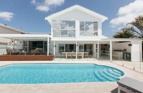 St Huberts Island Casa | MainSail by Coast Hosting