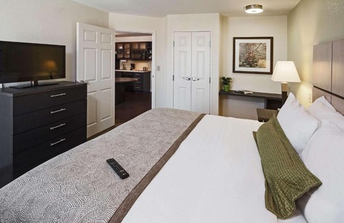 Overland Park Hotel | MainStay Suites- Kansas City Overland Park