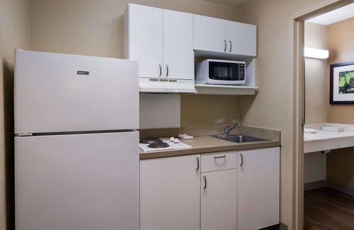 Ashley Oaks Hotel | Mainstay Suites Knoxville - Cedar Bluff
