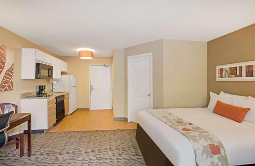 Jeffersontown Hotel | MainStay Suites Louisville Jeffersontown